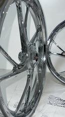 RODA 160 LIGA LEVE CROMADA TITAN 160 (PÉ DE GALINHA)