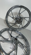 RODA 160 LIGA LEVE CROMADA TITAN 160 (PÉ DE GALINHA)
